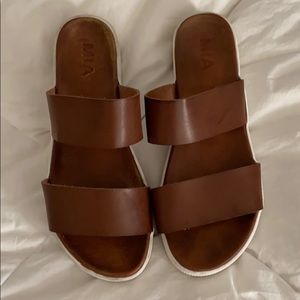 Mia platform slide sandals
